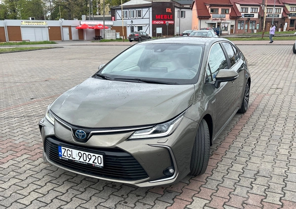 Toyota Corolla cena 80000 przebieg: 68000, rok produkcji 2019 z Nowogard małe 106